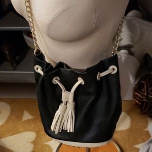 Saks Fifth Avenue cross body barrel